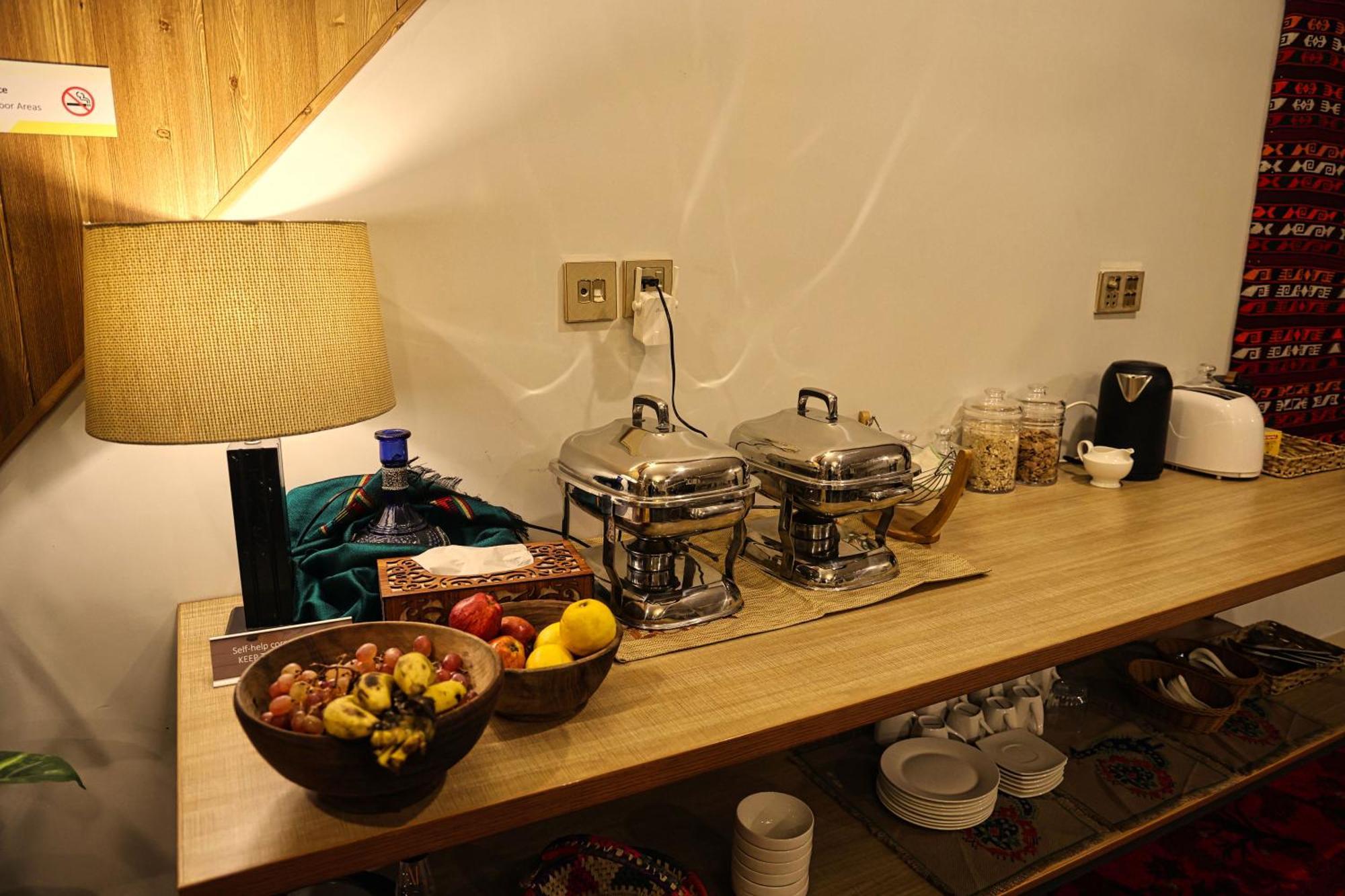 Oak Residency Hotel Гилджит Екстериор снимка