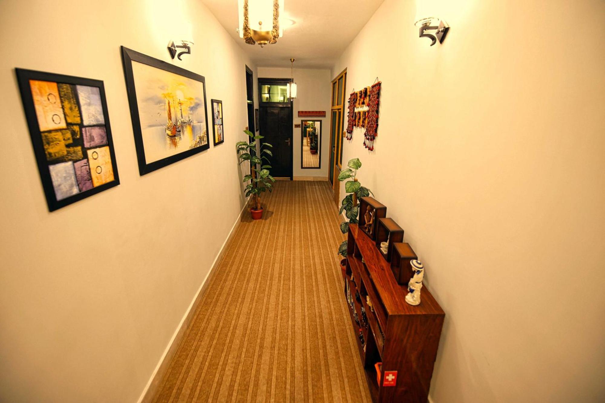 Oak Residency Hotel Гилджит Екстериор снимка