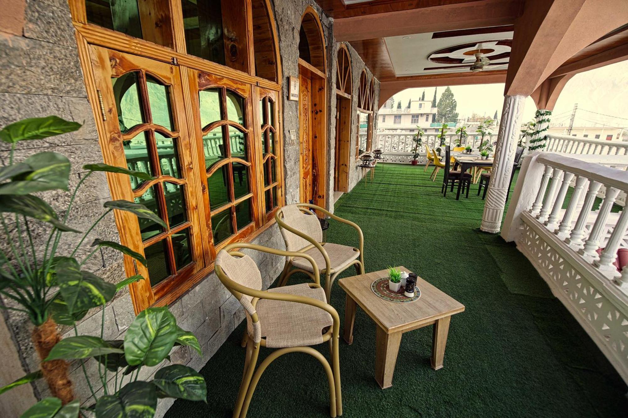 Oak Residency Hotel Гилджит Екстериор снимка