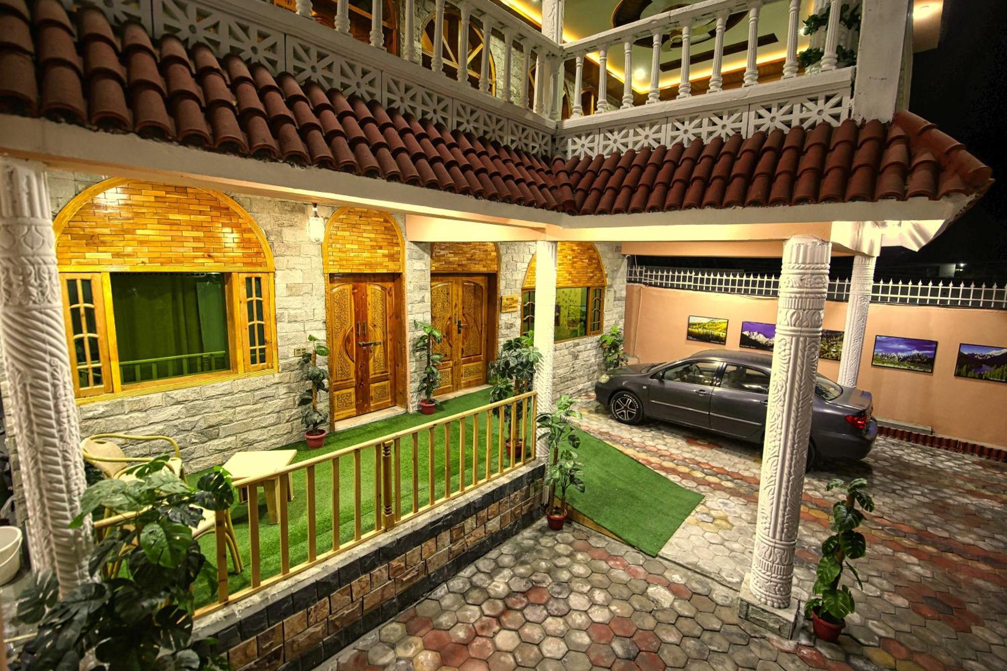 Oak Residency Hotel Гилджит Екстериор снимка