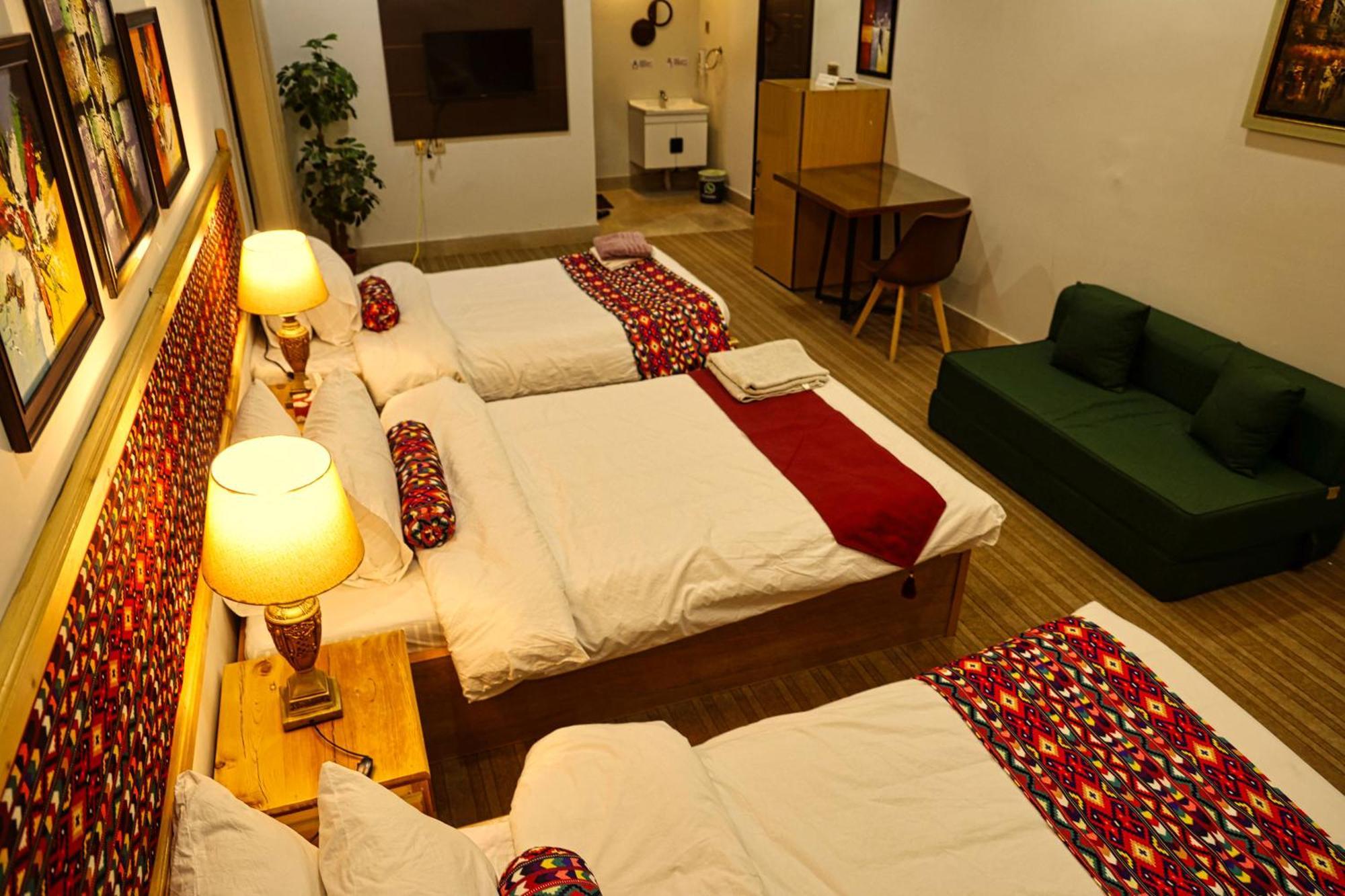 Oak Residency Hotel Гилджит Екстериор снимка