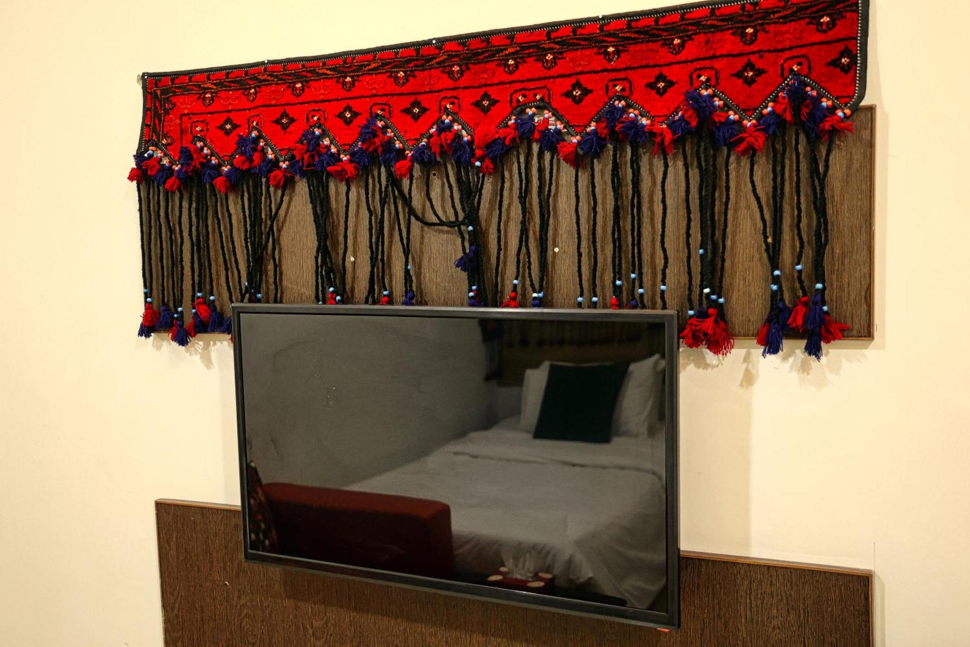 Oak Residency Hotel Гилджит Екстериор снимка