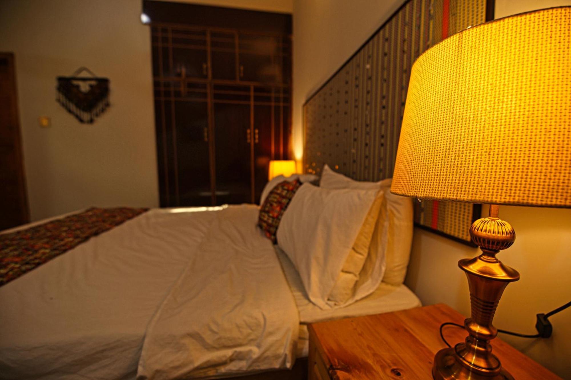 Oak Residency Hotel Гилджит Екстериор снимка