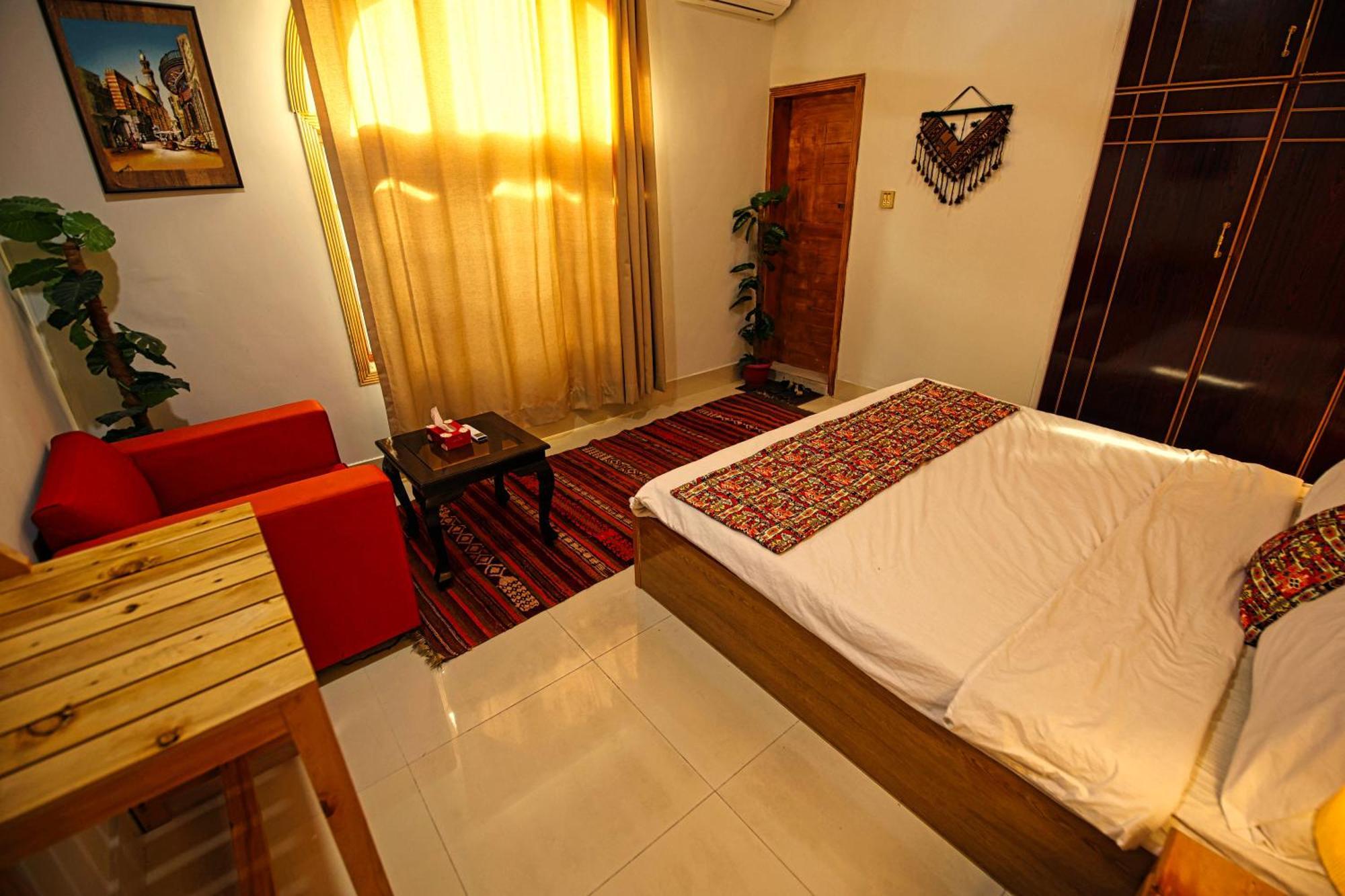 Oak Residency Hotel Гилджит Екстериор снимка