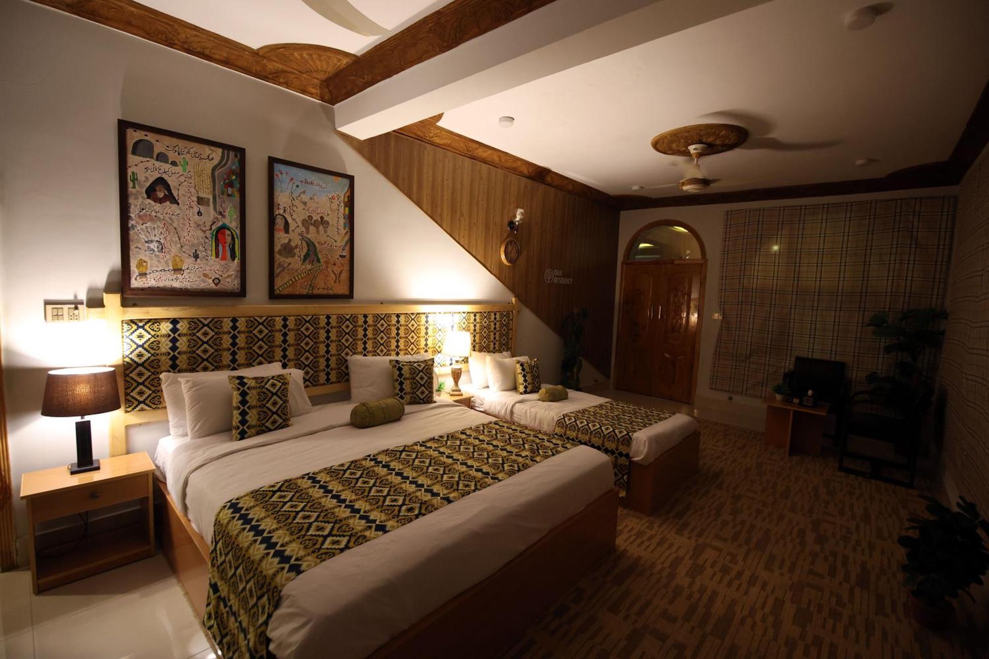 Oak Residency Hotel Гилджит Екстериор снимка